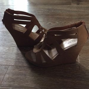 Brown wedges